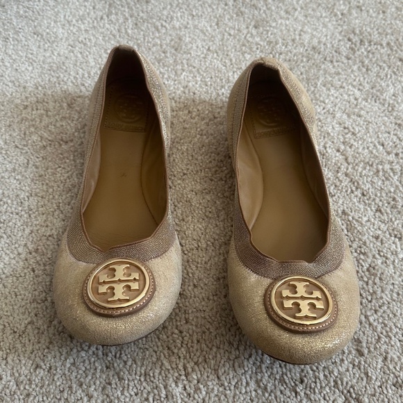 Tory Burch Metallic Gold Elastic Slip on Caroline Ballet Flats 9M - Picture 6 of 10